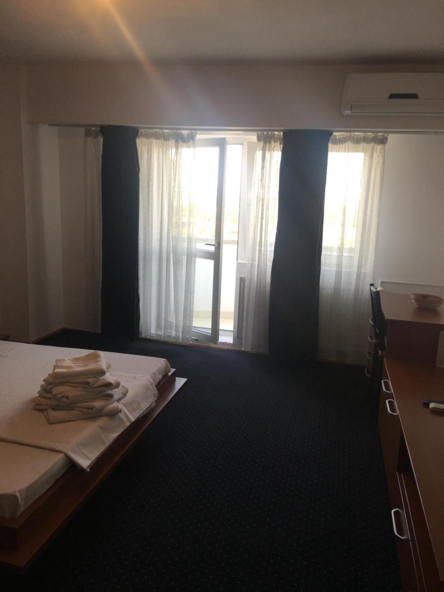 Alba Iulia Square - Apartments And Studios Bucureşti Ngoại thất bức ảnh